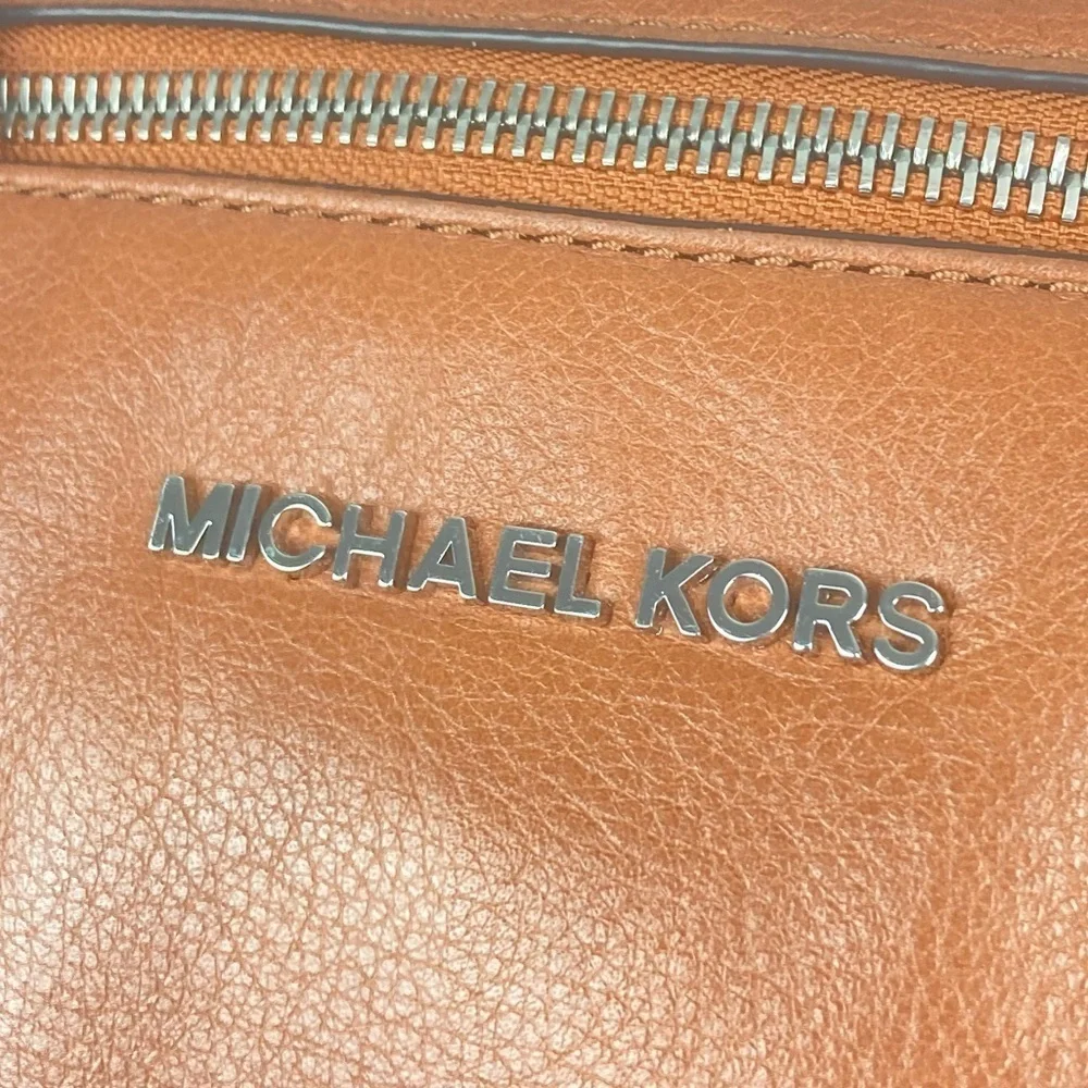 MICHAEL KORS Sophie, large zip top leather satchel in cedar